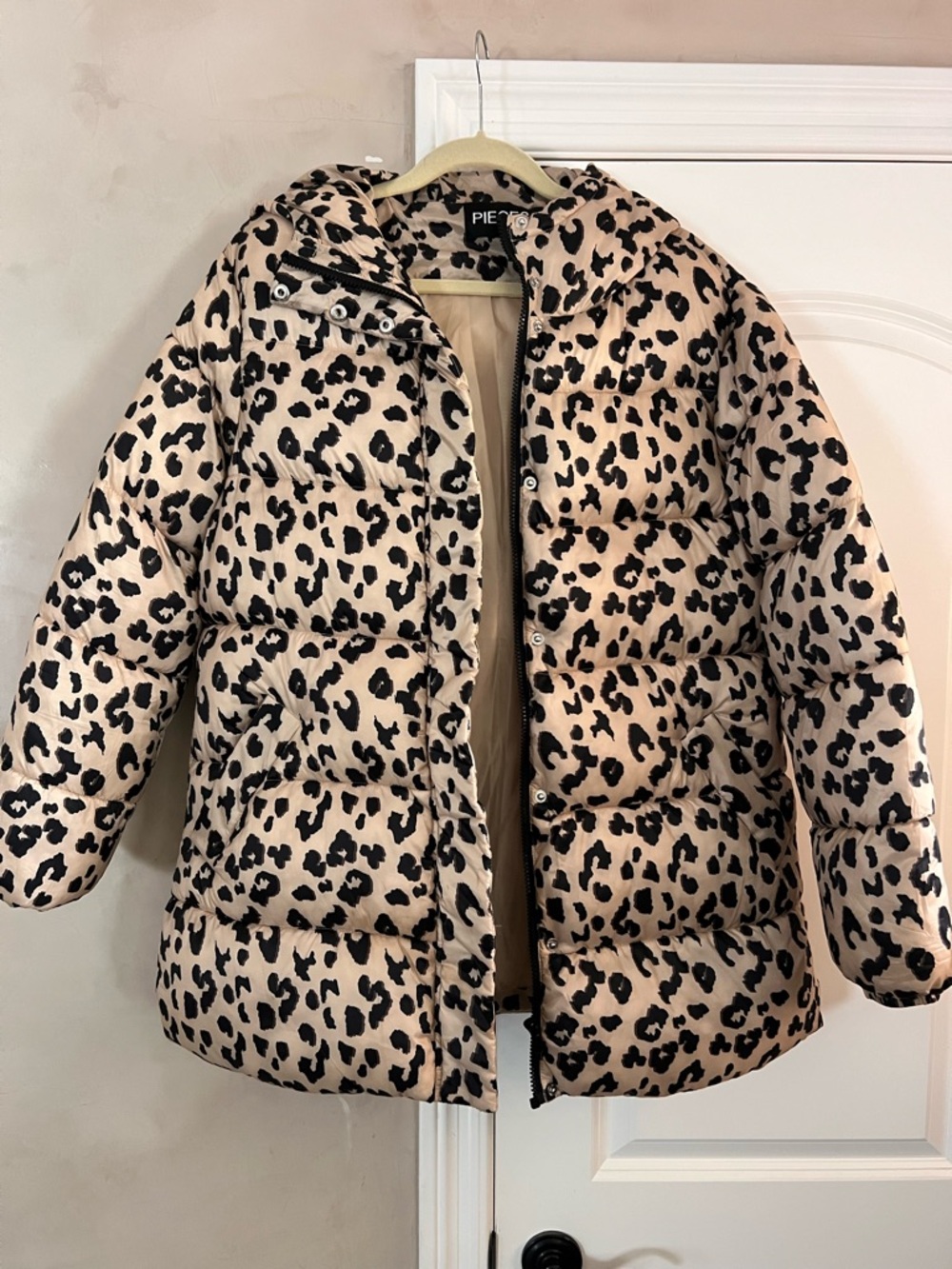 Puffer Jacket - Beige Black Leopard Print